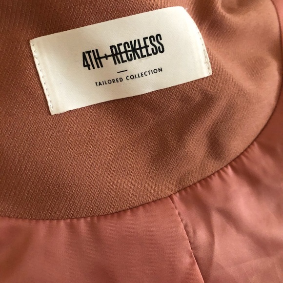 belted sleeveless blazer 4th & Reckless - Picture 5 of 9